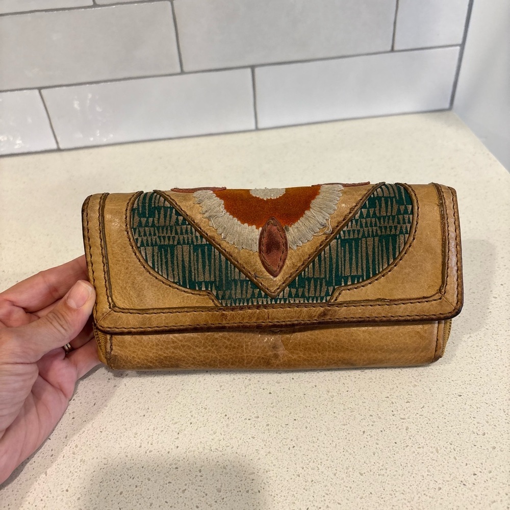 FOSSIL Colorful Aztec Boho Large Trifold Clutch Wallet Brown Tan Pebbled Leather
